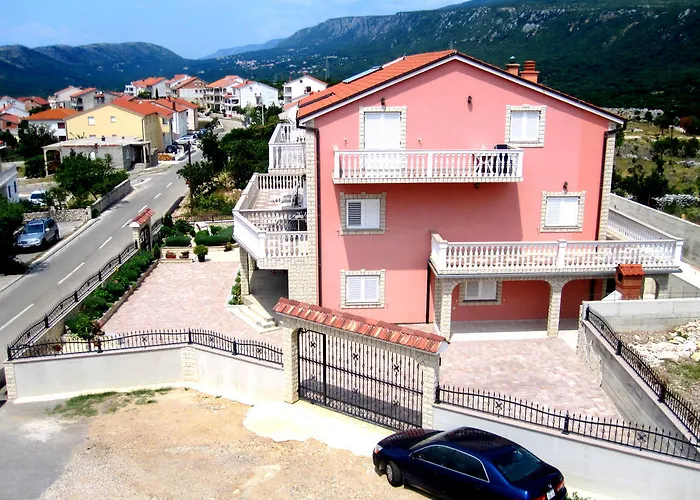 Villa Lily