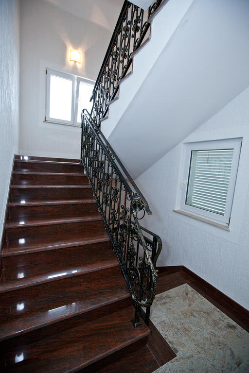 Lily Apartman